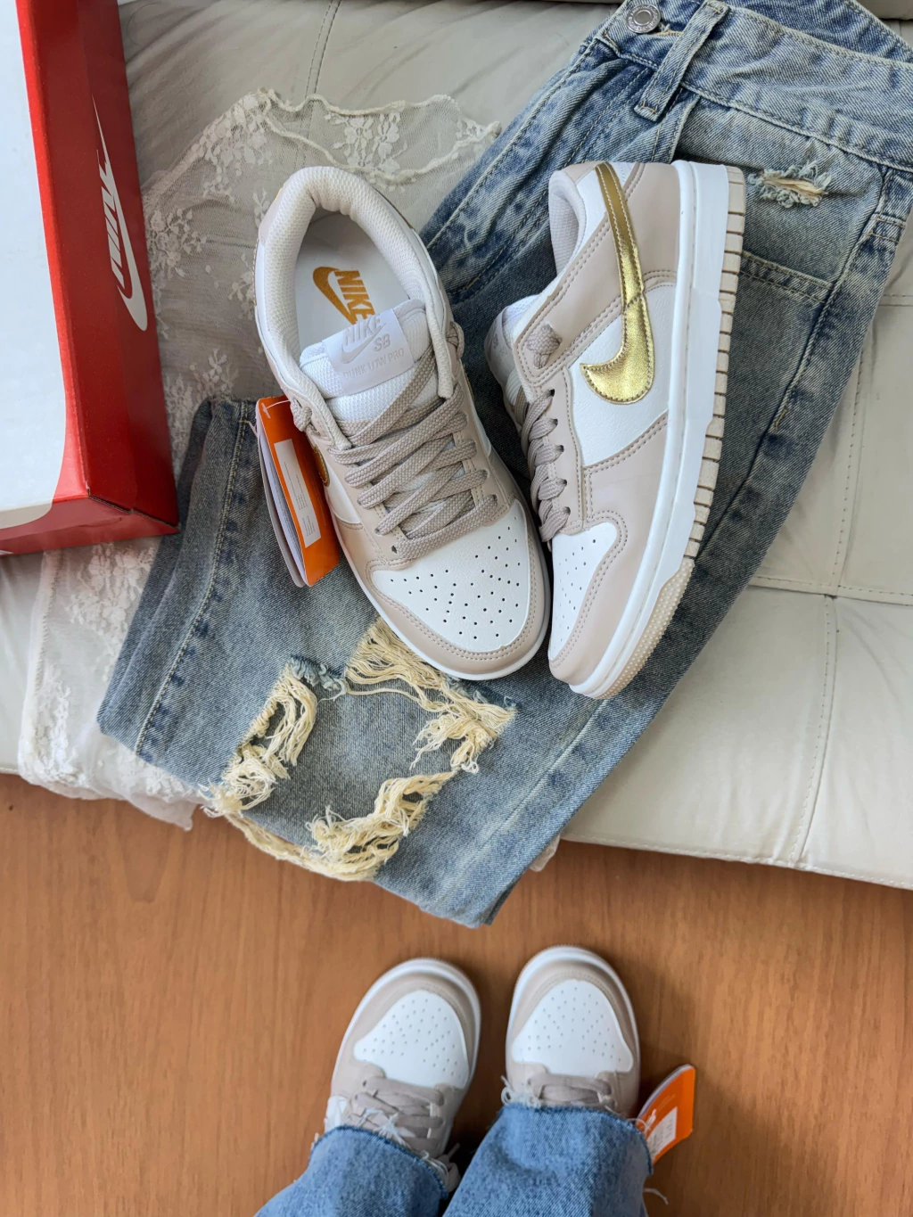 Dunk Low – Bege e Dourado