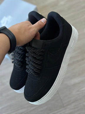 Air Force 1 Nobuck Preto – Clássico e Estiloso